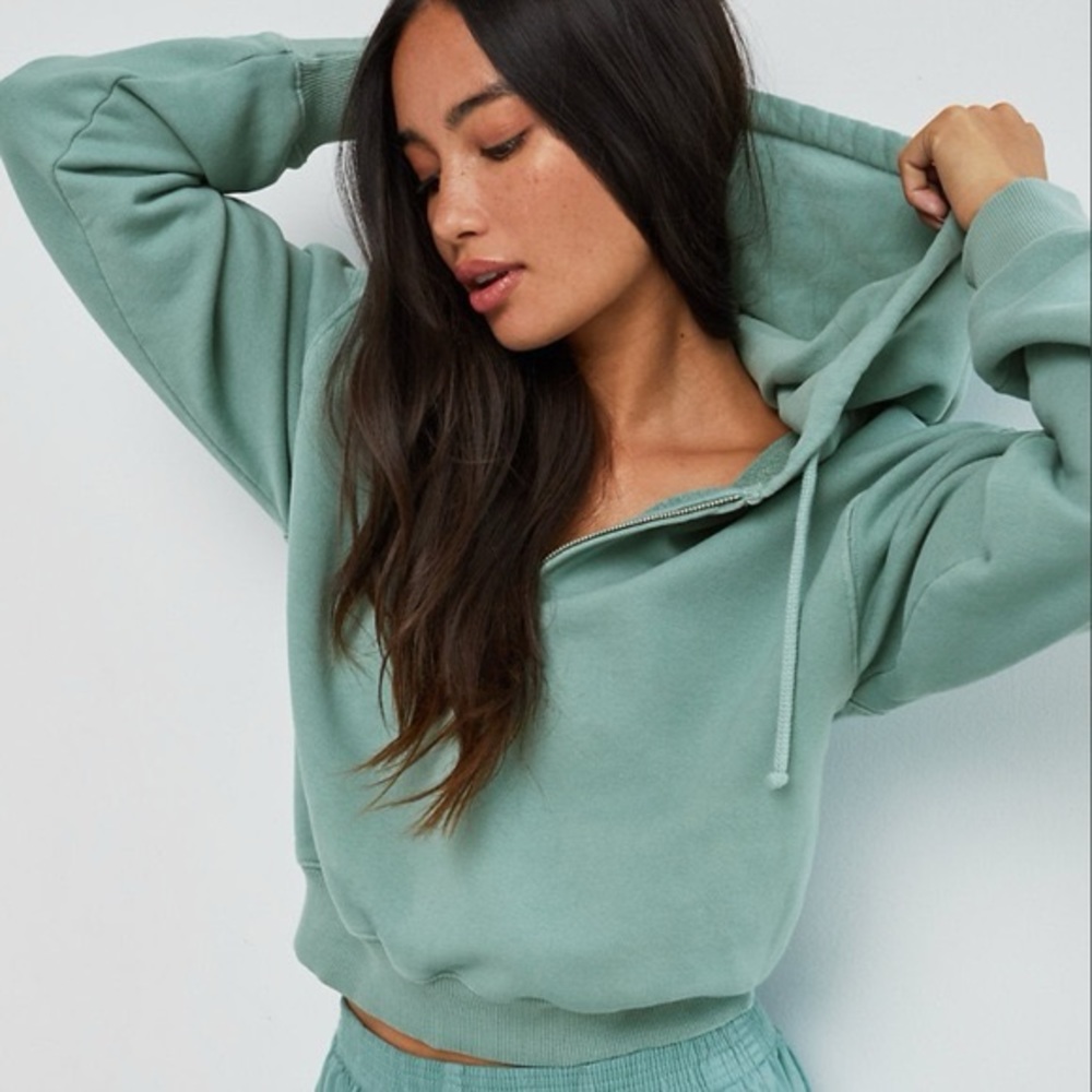 Aritzia Teal Half Zip Cropped Hoodie